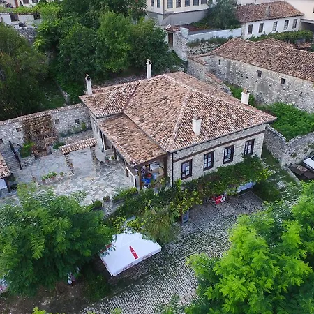 Iljesa 3* Μπεράτ