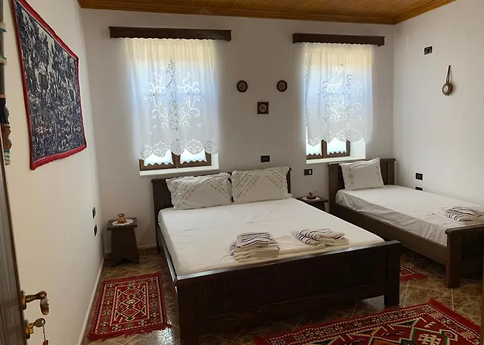 Iljesa Πανσιόν Μπεράτ